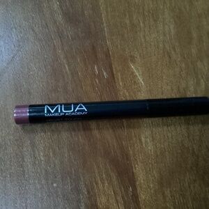 MUA Make Up Academy Velvet Touch Anti-Feathering Lipstick #739 Blush